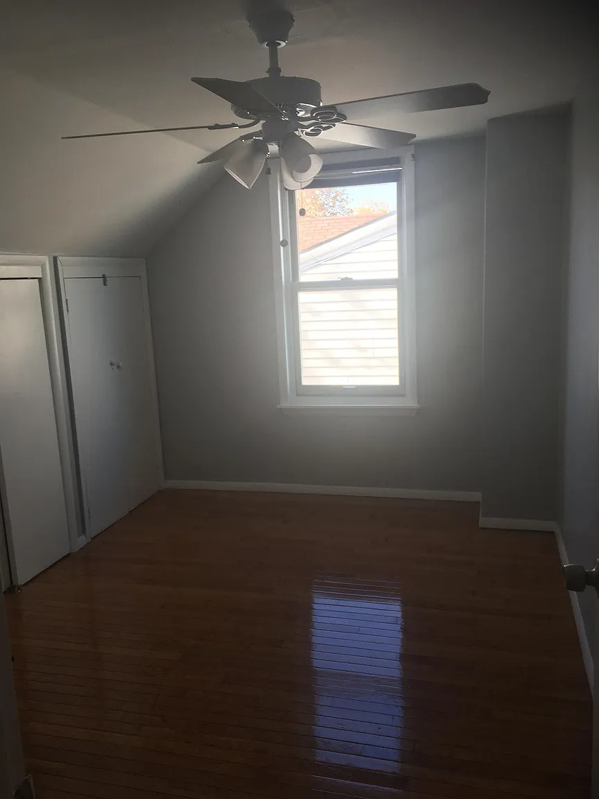 17 W 32nd St #2, Bayonne, NJ 07002