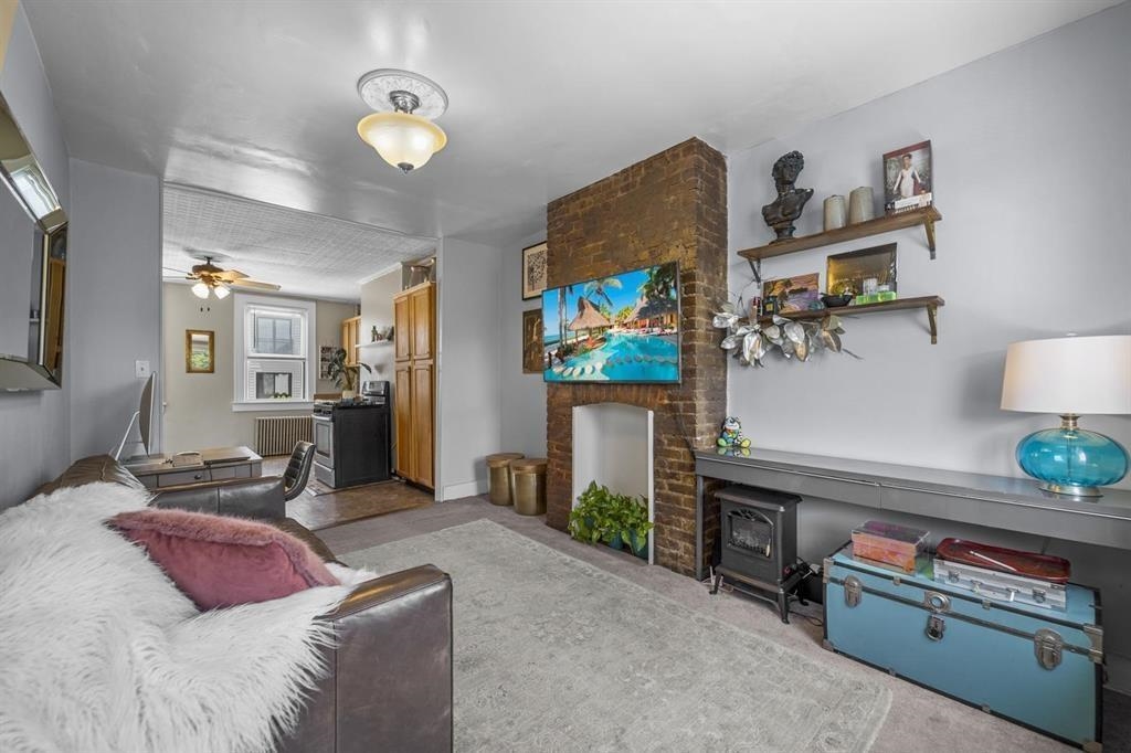 425 OGDEN AVE Jc, Heights, NJ 07307