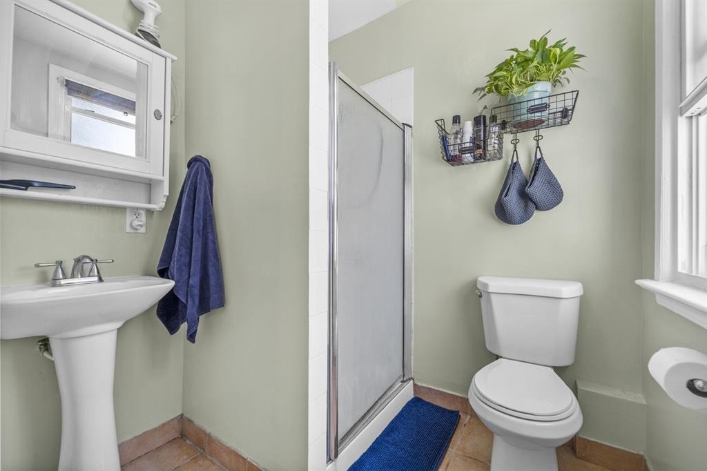 425 OGDEN AVE Jc, Heights, NJ 07307