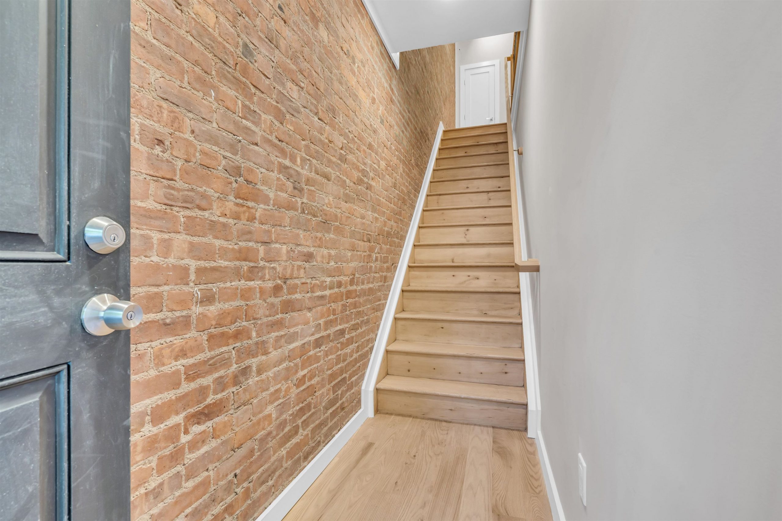 376 OGDEN AVE Jc, Heights, NJ 07307