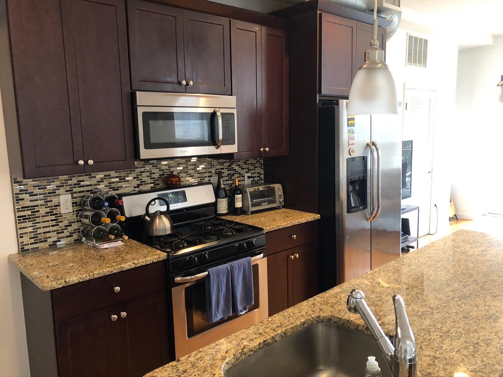 140 OGDEN AVE Jc, Heights, NJ 07307
